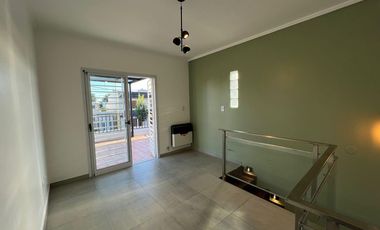 VENTA casa remodelada 5 ambientes en Velez Sarsfield al 6500