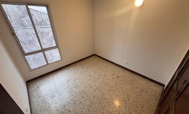 SE ALQUILA AMPLIO APARTAMENTO 136 M2 EN PRADOS DEL NORTE CON 2 PARQUEADEROS Y DEPOSITO