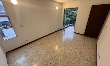 SE ALQUILA AMPLIO APARTAMENTO 136 M2 EN PRADOS DEL NORTE CON 2 PARQUEADEROS Y DEPOSITO