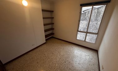 SE ALQUILA AMPLIO APARTAMENTO 136 M2 EN PRADOS DEL NORTE CON 2 PARQUEADEROS Y DEPOSITO