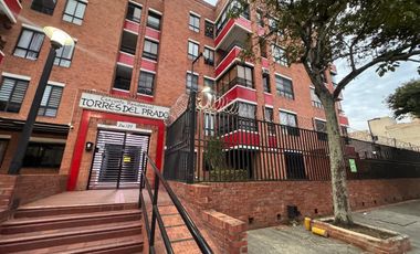 SE ALQUILA AMPLIO APARTAMENTO 136 M2 EN PRADOS DEL NORTE CON 2 PARQUEADEROS Y DEPOSITO