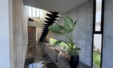 CASA CON ALBERCA Y 4 HAB. EN VENTA EN PUNTA TIBURÓN