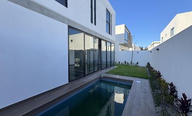 CASA CON ALBERCA Y 4 HAB. EN VENTA EN PUNTA TIBURÓN