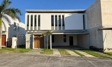 CASA CON ALBERCA Y 4 HAB. EN VENTA EN PUNTA TIBURÓN