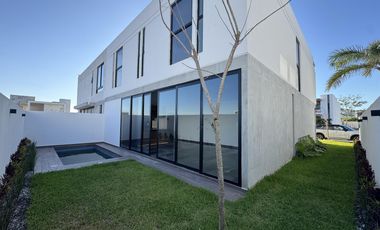 CASA CON ALBERCA Y 4 HAB. EN VENTA EN PUNTA TIBURÓN