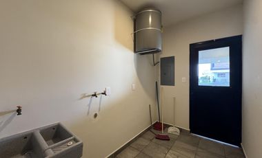 CASA CON ALBERCA Y 4 HAB. EN VENTA EN PUNTA TIBURÓN