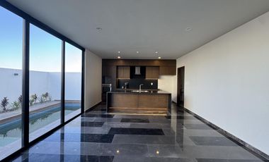 CASA CON ALBERCA Y 4 HAB. EN VENTA EN PUNTA TIBURÓN