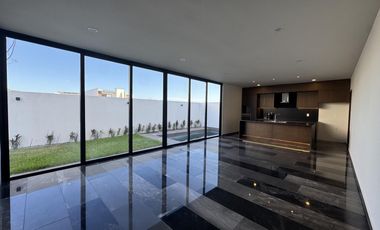 CASA CON ALBERCA Y 4 HAB. EN VENTA EN PUNTA TIBURÓN