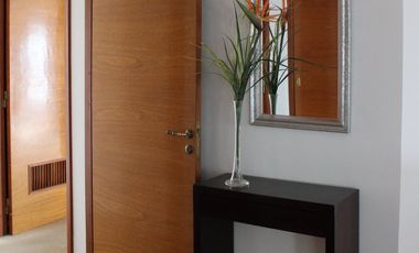 AVDA DEL HUERTO  1115.  Piso exclusivo vista al rio. Amenities. Cochera.