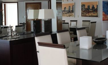 AVDA DEL HUERTO  1115.  Piso exclusivo vista al rio. Amenities. Cochera.