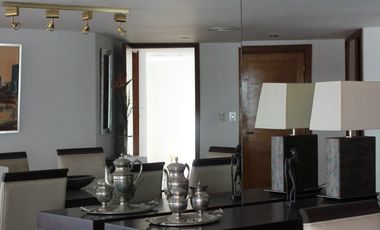 AVDA DEL HUERTO  1115.  Piso exclusivo vista al rio. Amenities. Cochera.