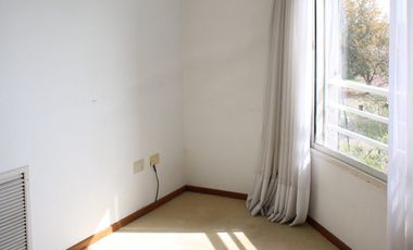 AVDA DEL HUERTO  1115.  Piso exclusivo vista al rio. Amenities. Cochera.