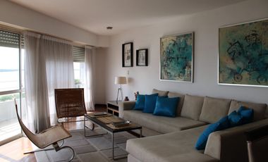 AVDA DEL HUERTO  1115.  Piso exclusivo vista al rio. Amenities. Cochera.