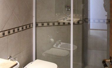 AVDA DEL HUERTO  1115.  Piso exclusivo vista al rio. Amenities. Cochera.