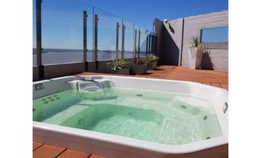 AVDA DEL HUERTO  1115.  Piso exclusivo vista al rio. Amenities. Cochera.