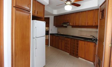 AVDA DEL HUERTO  1115.  Piso exclusivo vista al rio. Amenities. Cochera.