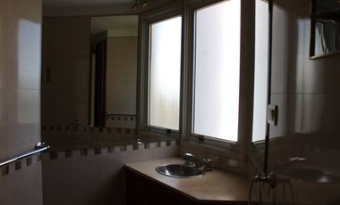 AVDA DEL HUERTO  1115.  Piso exclusivo vista al rio. Amenities. Cochera.