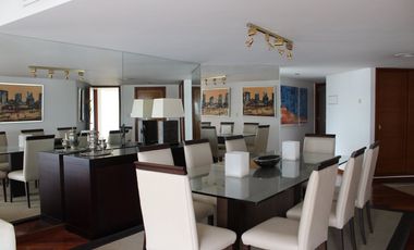 AVDA DEL HUERTO  1115.  Piso exclusivo vista al rio. Amenities. Cochera.