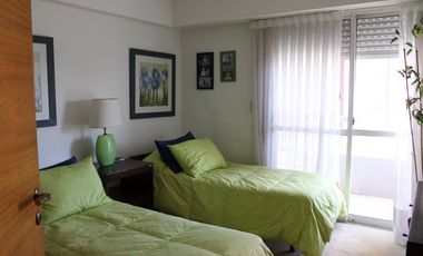 AVDA DEL HUERTO  1115.  Piso exclusivo vista al rio. Amenities. Cochera.