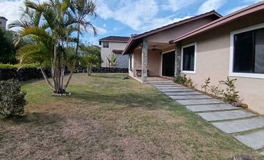 VENDO CASA 3HAB/4BA BOQUETE