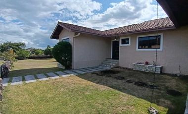 VENDO CASA 3HAB/4BA BOQUETE