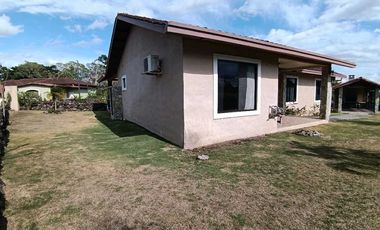VENDO CASA 3HAB/4BA BOQUETE