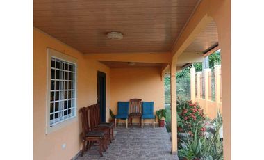 Se vende amplia casa tipo Chalet  en Los Trapichitos de La Chorrera