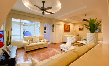 SE VENDE CASA EN BETANIA MIRAFLORES 326M 2 PISOS 3 HABITACION 4 BAÑOS