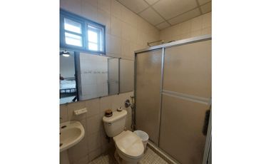 SE VENDE CASA EN PENONOMÉ CON PISCINA EN PASEO DEL RIO