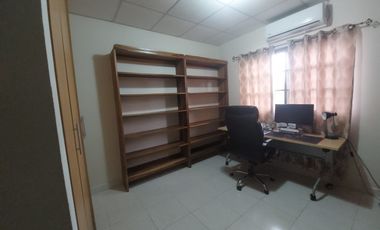 SE VENDE CASA EN PENONOMÉ CON PISCINA EN PASEO DEL RIO