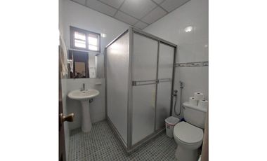 SE VENDE CASA EN PENONOMÉ CON PISCINA EN PASEO DEL RIO