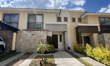 Casa Amueblada en Renta en Privanza Gratamira