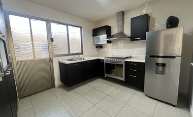 Casa Amueblada en Renta en Privanza Gratamira