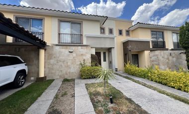 Casa Amueblada en Renta en Privanza Gratamira