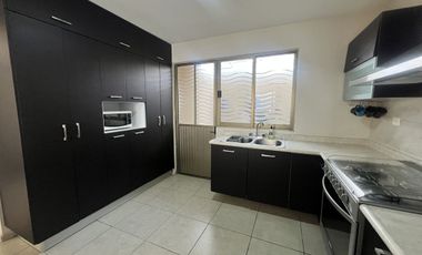 Casa Amueblada en Renta en Privanza Gratamira