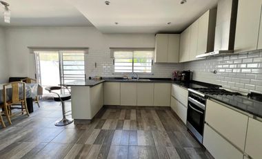 Casa en Villa Adelina