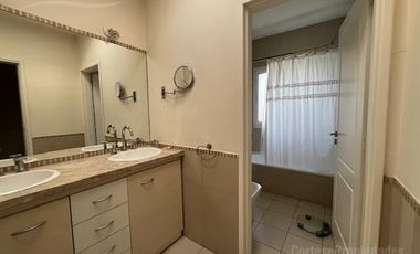 Casa en venta/ alquiler en Santa Catalina