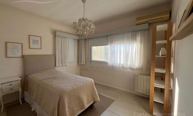 Casa en venta/ alquiler en Santa Catalina