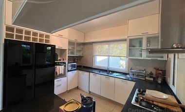 Casa en venta/ alquiler en Santa Catalina