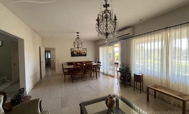 Casa en venta/ alquiler en Santa Catalina