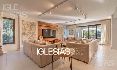 Casa en venta a la laguna en La Isla, Nordelta