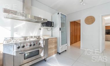 Casa en venta a la laguna en La Isla, Nordelta