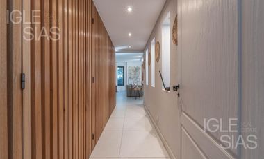 Casa en venta a la laguna en La Isla, Nordelta
