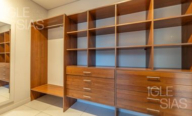 Casa en venta a la laguna en La Isla, Nordelta