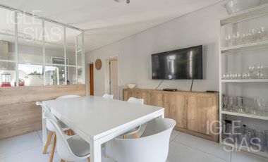 Casa en venta a la laguna en La Isla, Nordelta