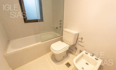 Casa en venta a la laguna en La Isla, Nordelta