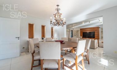 Casa en venta a la laguna en La Isla, Nordelta