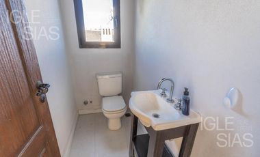 Casa en venta a la laguna en La Isla, Nordelta