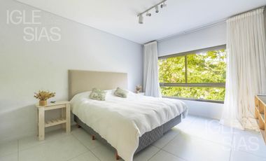 Casa en venta a la laguna en La Isla, Nordelta