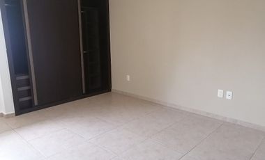 puerta real, departamento planta baja, 3 recámaras, 3 estacionamientos.